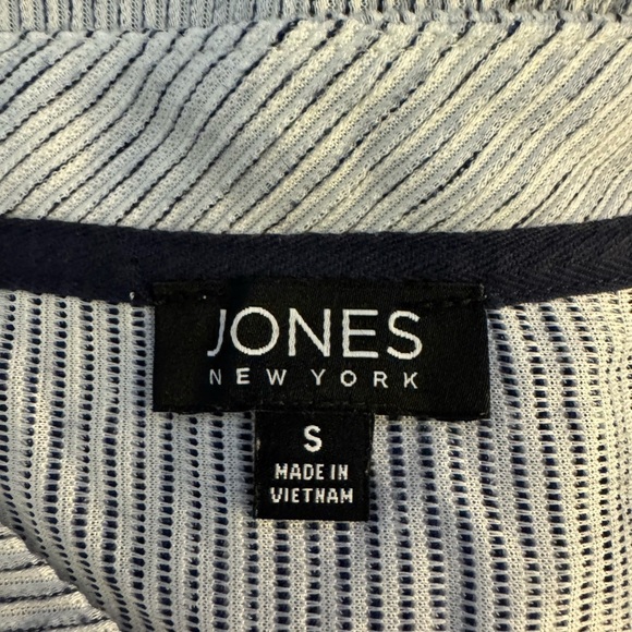 Jones New York Small Multi-Color Cap Sleeve V-Neck Knit Top - EUC - Picture 4 of 5